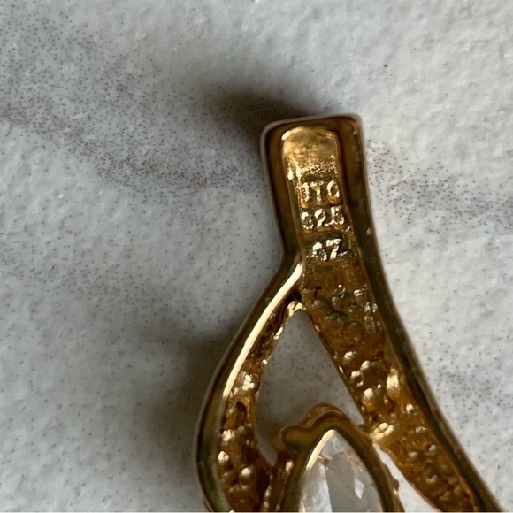 Vintage UTC 925 Sterling Silver CZ Pendant Swirl Pear Cubic Zirconia Sparkly - Picture 8 of 11